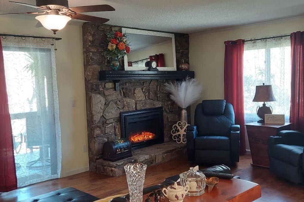 J.Creek Retreat, Creekside Townhouse +1 Car Garage Villa Maggie Valley Eksteriør bilde
