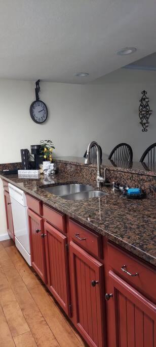 J.Creek Retreat, Creekside Townhouse +1 Car Garage Villa Maggie Valley Eksteriør bilde