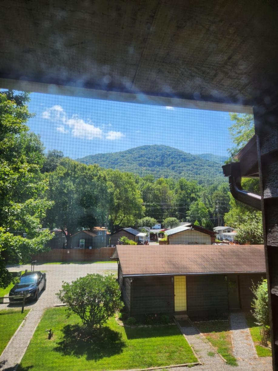 J.Creek Retreat, Creekside Townhouse +1 Car Garage Villa Maggie Valley Eksteriør bilde